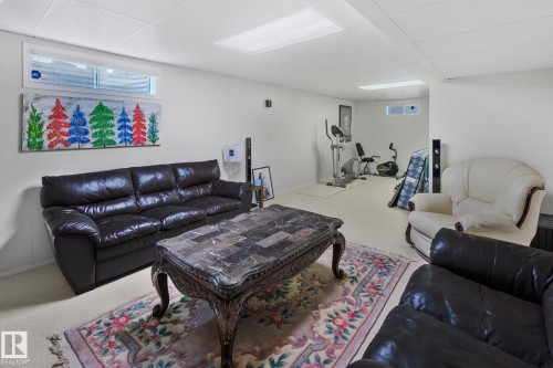 1238 Joyce Crescent Nw, Edmonton, AB - Indoor