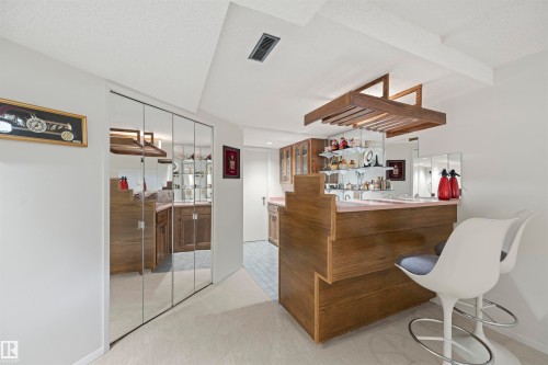 2811 125 Street, Edmonton, AB - Indoor