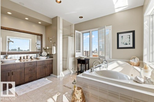 1701 10010 119 Street, Edmonton, AB - Indoor Photo Showing Bathroom