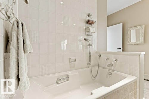 1701 10010 119 Street, Edmonton, AB - Indoor Photo Showing Bathroom