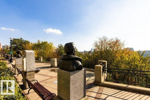 1701 10010 119 Street, Edmonton, AB - Outdoor