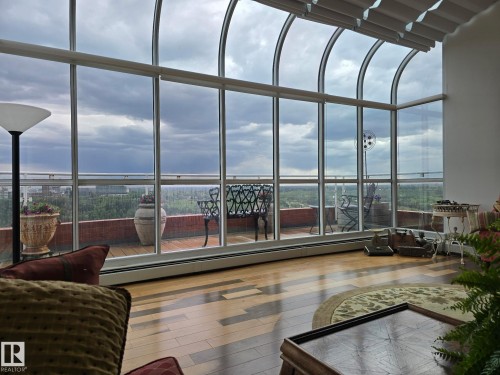 1701 10010 119 Street, Edmonton, AB - Indoor Photo Showing Other Room