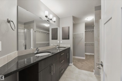 2328 Ware Crescent, Edmonton, AB - Indoor Photo Showing Bathroom