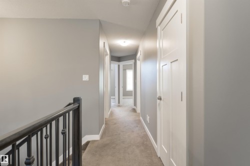 2328 Ware Crescent, Edmonton, AB - Indoor Photo Showing Other Room