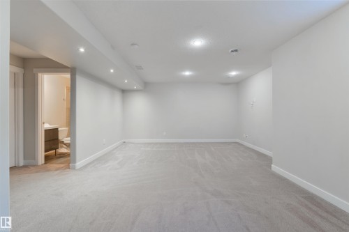 2328 Ware Crescent, Edmonton, AB - Indoor Photo Showing Other Room