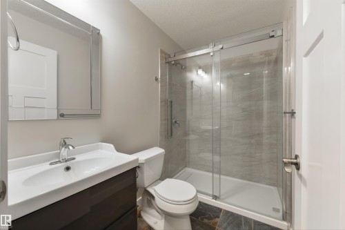 2328 Ware Crescent, Edmonton, AB - Indoor Photo Showing Bathroom