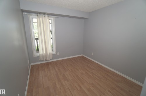 245 Surrey Gardens Gardens, Edmonton, AB - Indoor Photo Showing Other Room