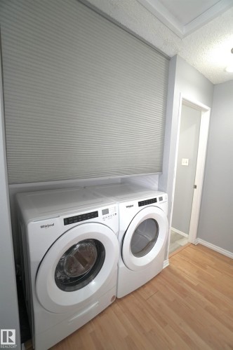 245 Surrey Gardens, Edmonton, AB - Indoor Photo Showing Laundry Room