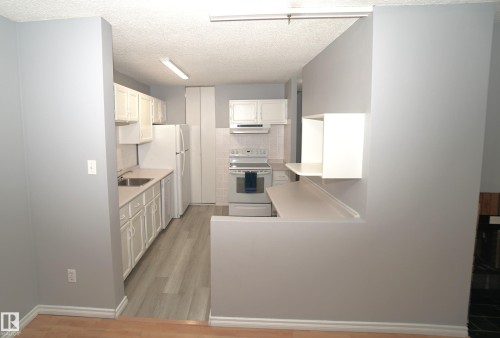 245 Surrey Gardens Gardens, Edmonton, AB - Indoor