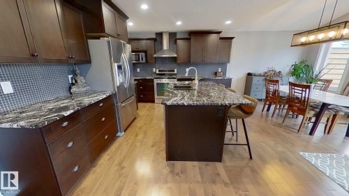 122 Sunterra Way, Sherwood Park, AB - Indoor Photo Showing Kitchen With Upgraded Kitchen