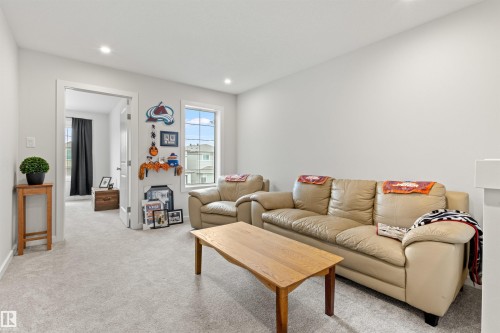 446 Roberts Crescent, Leduc, AB - Indoor Photo Showing Living Room