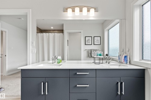 446 Roberts Crescent, Leduc, AB - Indoor Photo Showing Bathroom