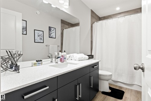446 Roberts Crescent, Leduc, AB - Indoor Photo Showing Bathroom