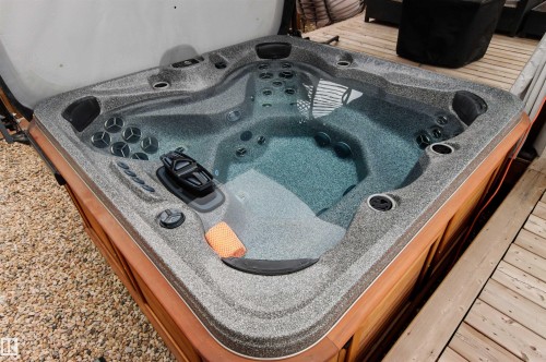 446 Roberts Crescent, Leduc, AB - Indoor