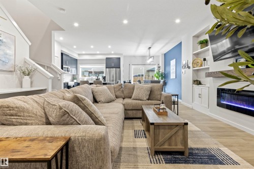 446 Roberts Crescent, Leduc, AB - Indoor Photo Showing Living Room