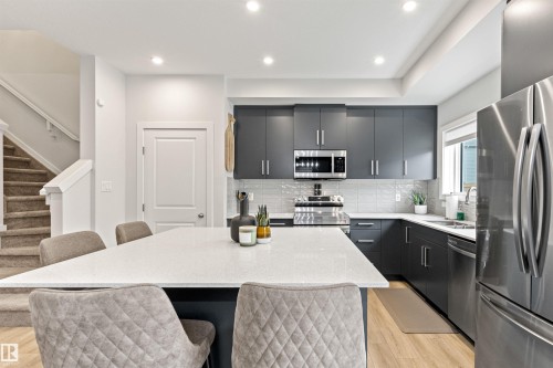 446 Roberts Crescent, Leduc, AB - Indoor Photo Showing Kitchen With Upgraded Kitchen