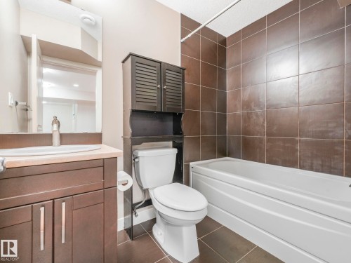 1004 Secord Promenade, Edmonton, AB - Indoor Photo Showing Bathroom