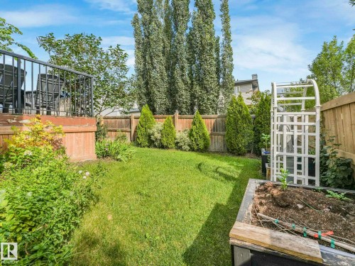 1004 Secord Promenade, Edmonton, AB - Outdoor