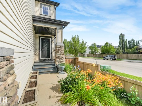 1004 Secord Promenade, Edmonton, AB - Outdoor