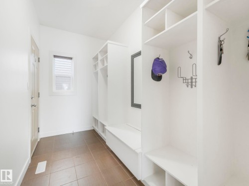 1004 Secord Promenade, Edmonton, AB - Indoor