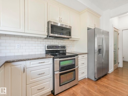 1004 Secord Promenade, Edmonton, AB - Indoor Photo Showing Kitchen With Upgraded Kitchen