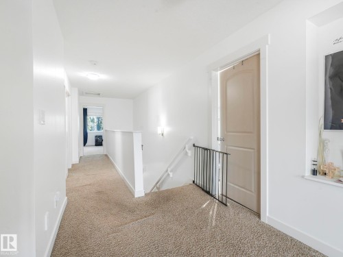 1004 Secord Promenade, Edmonton, AB - Indoor Photo Showing Other Room