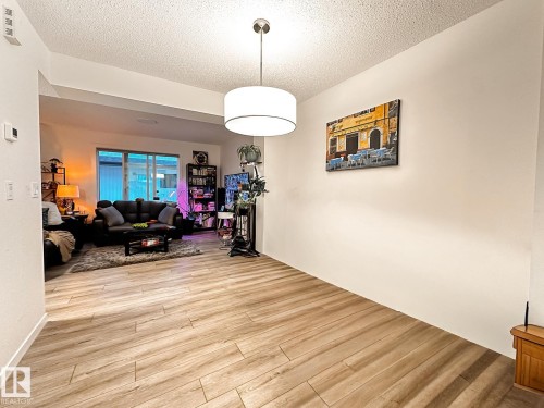 13 1025 Secord Promenade Promenade, Edmonton, AB - Indoor