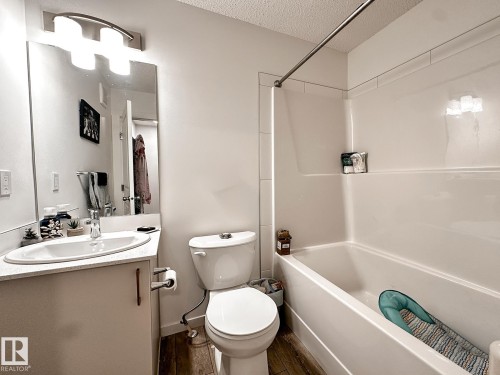 13 1025 Secord Promenade Promenade, Edmonton, AB - Indoor Photo Showing Bathroom