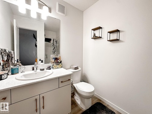 13 1025 Secord Promenade Promenade, Edmonton, AB - Indoor Photo Showing Bathroom
