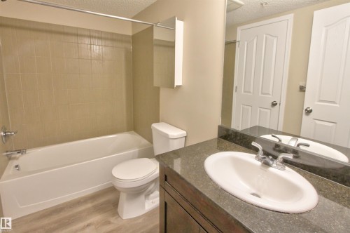 106 530 Watt Boulevard, Edmonton, AB - Indoor Photo Showing Bathroom
