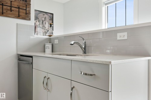 84 17832 78 Street, Edmonton, AB - Indoor Photo Showing Kitchen