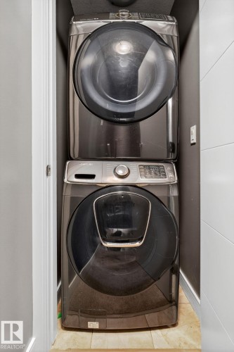 10 10114 160 Street Nw, Edmonton, AB - Indoor Photo Showing Laundry Room