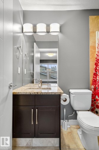 10 10114 160 Street Nw, Edmonton, AB - Indoor Photo Showing Bathroom