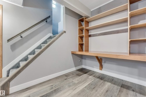 1303 37 Street, Edmonton, AB - Indoor