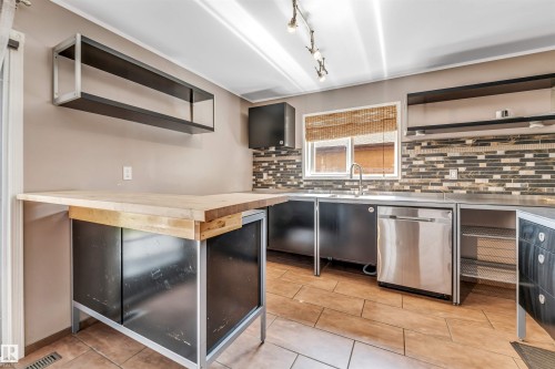 1303 37 Street, Edmonton, AB - Indoor Photo Showing Kitchen