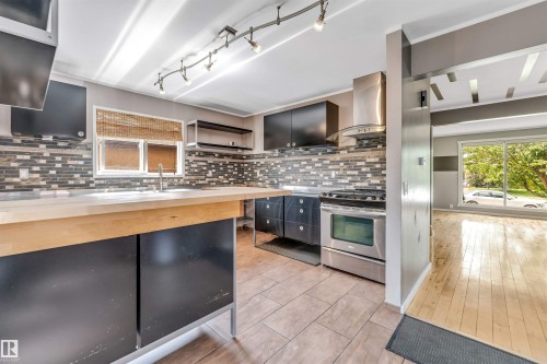 1303 37 Street, Edmonton, AB - Indoor Photo Showing Kitchen