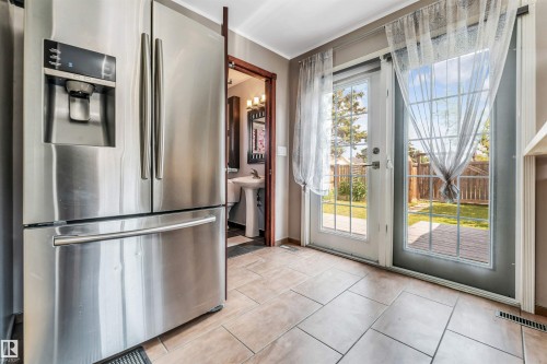 1303 37 Street, Edmonton, AB - Indoor