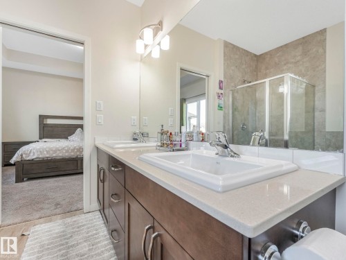 1224 25 Avenue, Edmonton, AB - Indoor Photo Showing Bathroom
