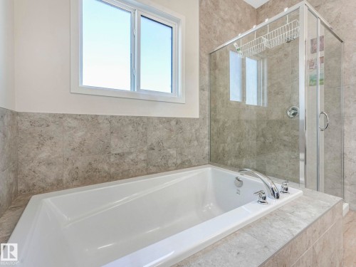 1224 25 Avenue, Edmonton, AB - Indoor Photo Showing Bathroom