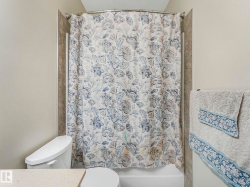 1224 25 Avenue, Edmonton, AB - Indoor Photo Showing Bathroom