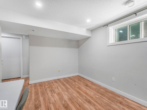 1224 25 Avenue, Edmonton, AB - Indoor Photo Showing Other Room