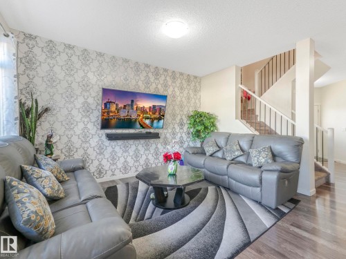 1224 25 Avenue, Edmonton, AB - Indoor Photo Showing Living Room