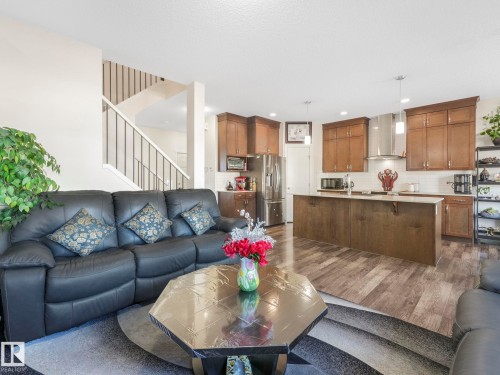 1224 25 Avenue, Edmonton, AB - Indoor Photo Showing Living Room