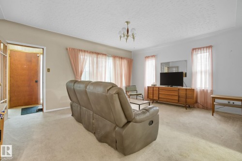12414 88 Street, Edmonton, AB - Indoor Photo Showing Living Room