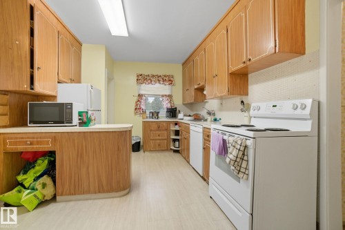 12414 88 Street, Edmonton, AB - Indoor Photo Showing Kitchen