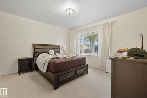 12414 88 Street, Edmonton, AB - Indoor Photo Showing Bedroom