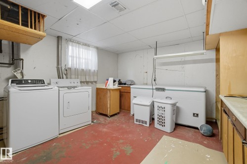 12414 88 Street, Edmonton, AB - Indoor Photo Showing Laundry Room