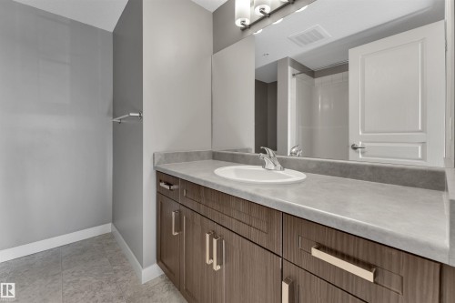 319 3670 139 Avenue, Edmonton, AB - Indoor Photo Showing Bathroom