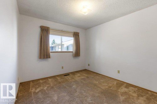 10646 153 Avenue, Edmonton, AB - Indoor Photo Showing Other Room