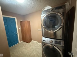 laundry/ mud room - main floor - 